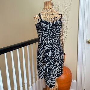 Laila Azahar black and grey dress